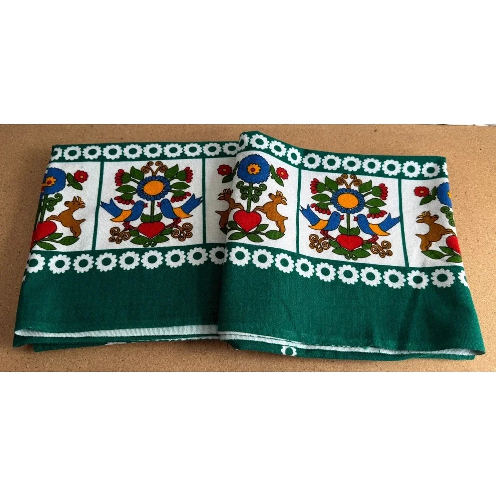 VTG Folk Art Scandinavian‎ Tablecloth Red & Green 39